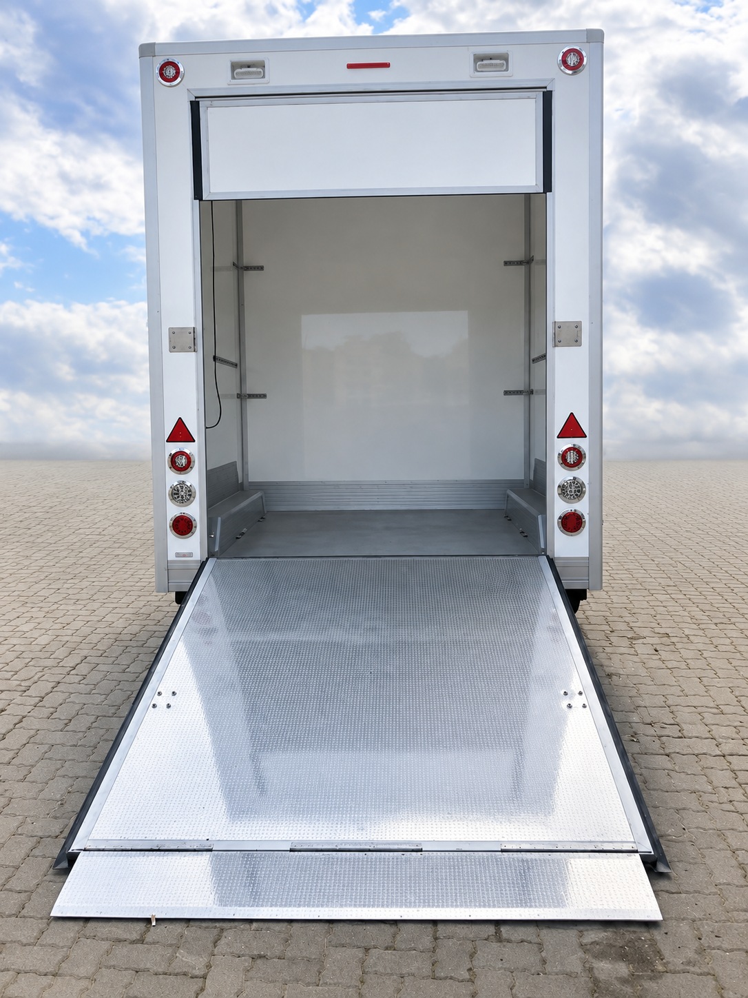 Rear loading ramp of the DAF XF transporter