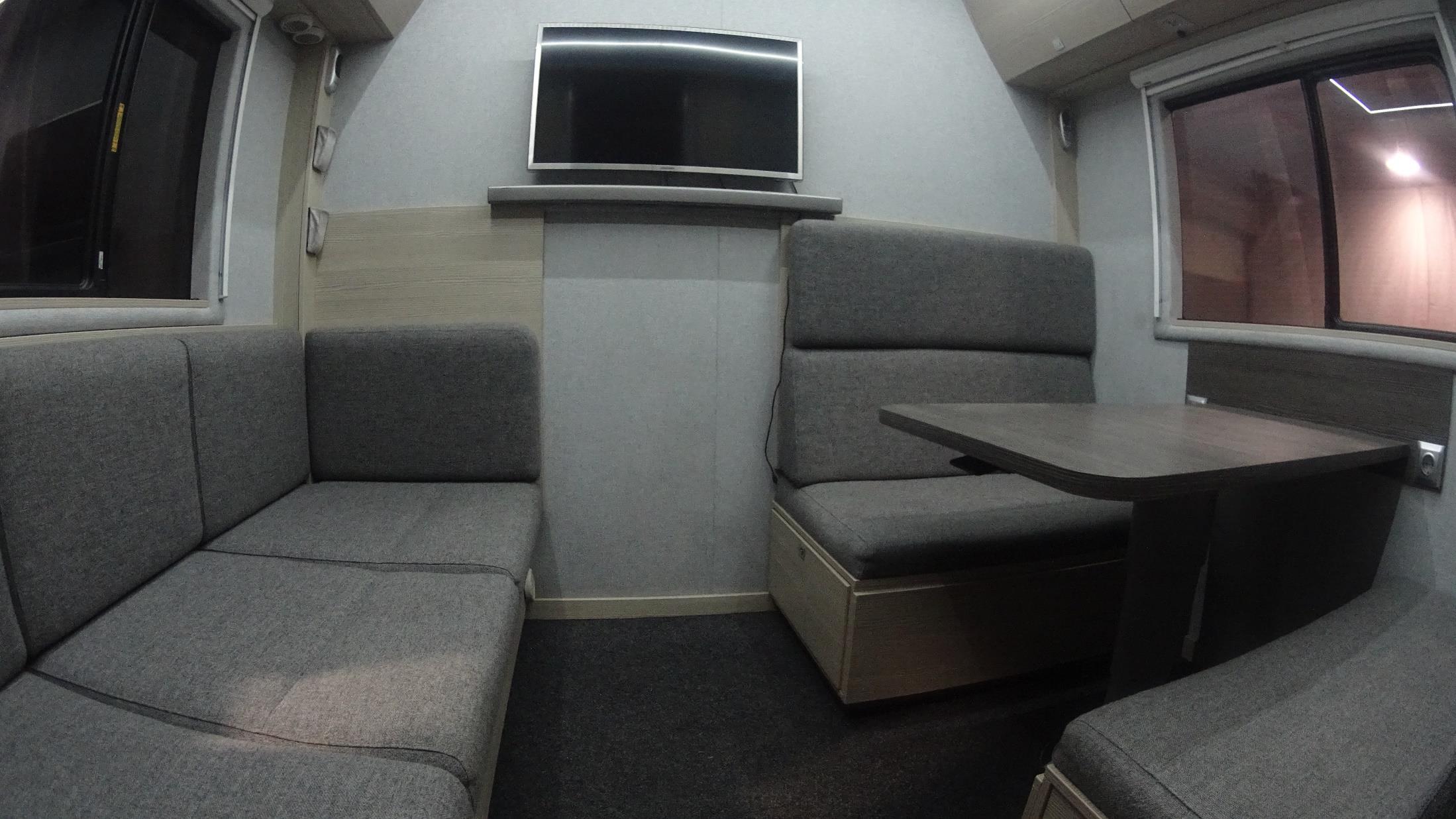 Lounge seating concept inside the Actros truck